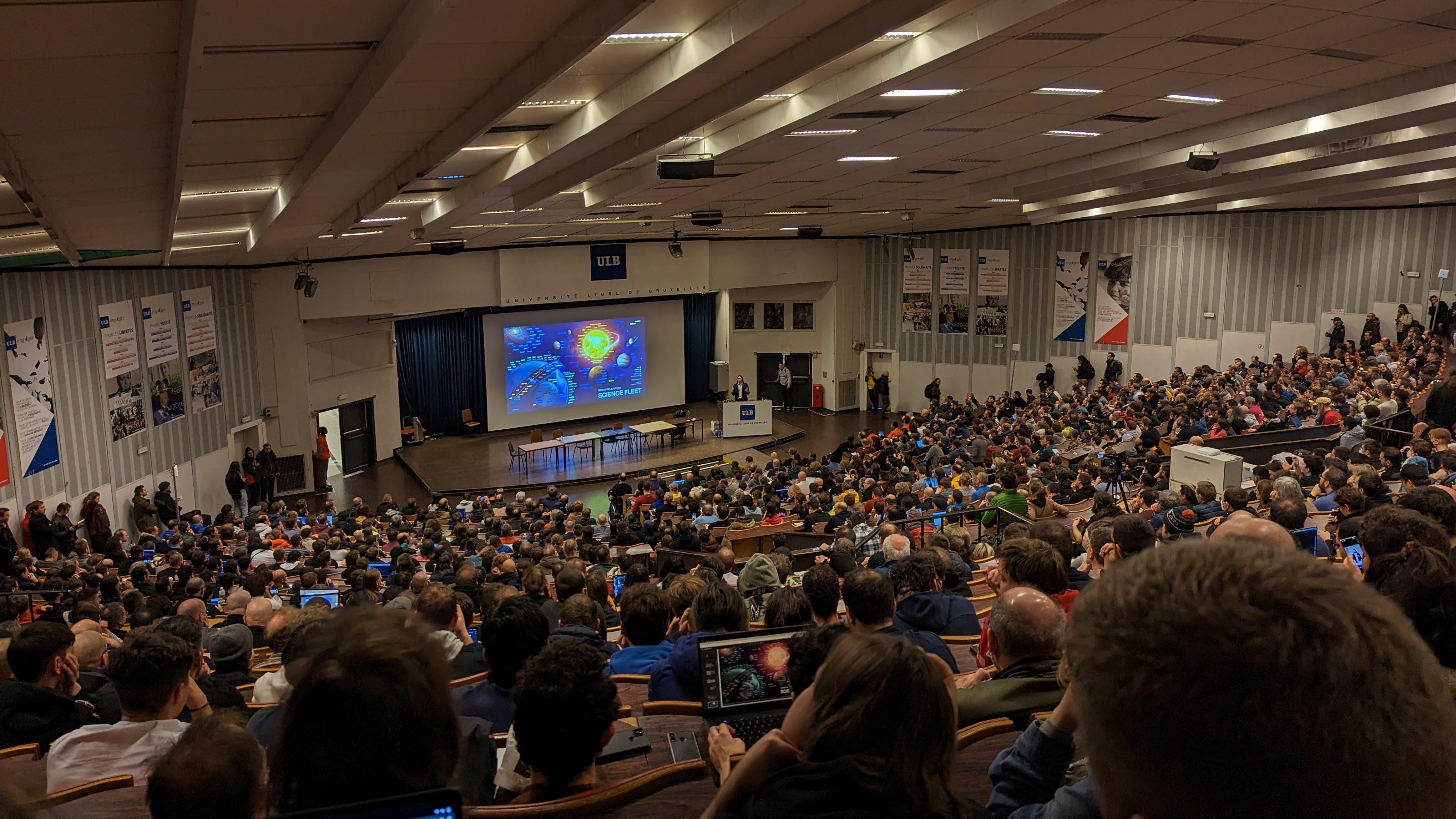 A packed Janson auditorium listening to NASA&rsquo;s Steve Crawford talk